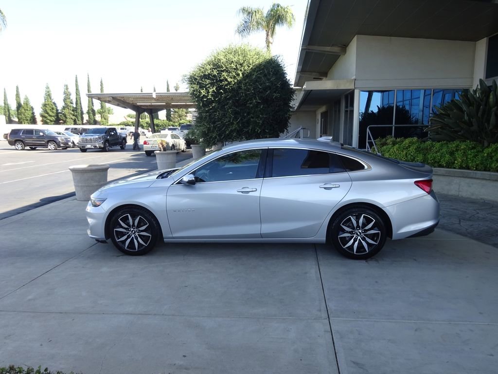 Used 2018 Chevrolet Malibu LT FWD image 4