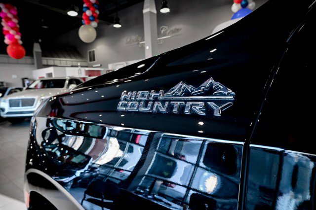 Used 2024 Chevrolet Suburban High Country AWD/4WD image 43