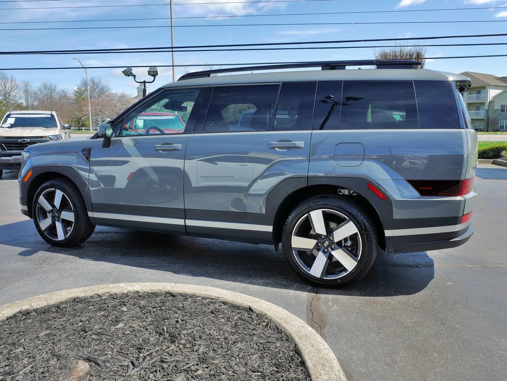 Used 2025 Hyundai Santa Fe Limited image 4