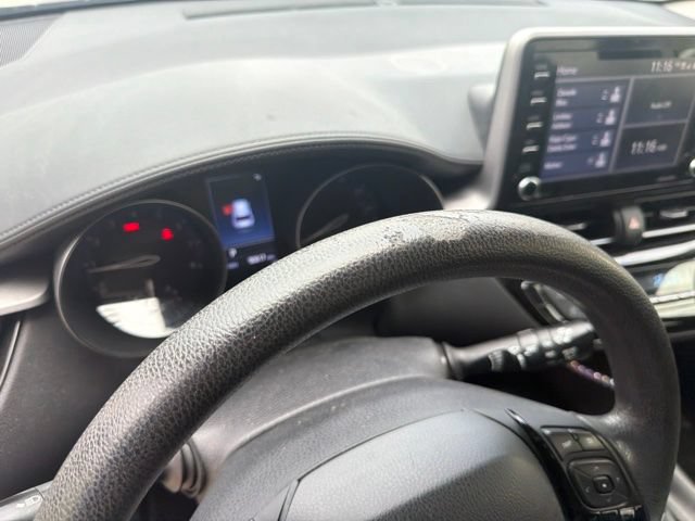 Used 2021 Toyota C-HR LE FWD image 16