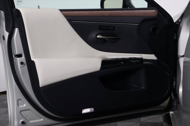 Certified 2025 Lexus ES 300h w/ Premium Package FWD image 12