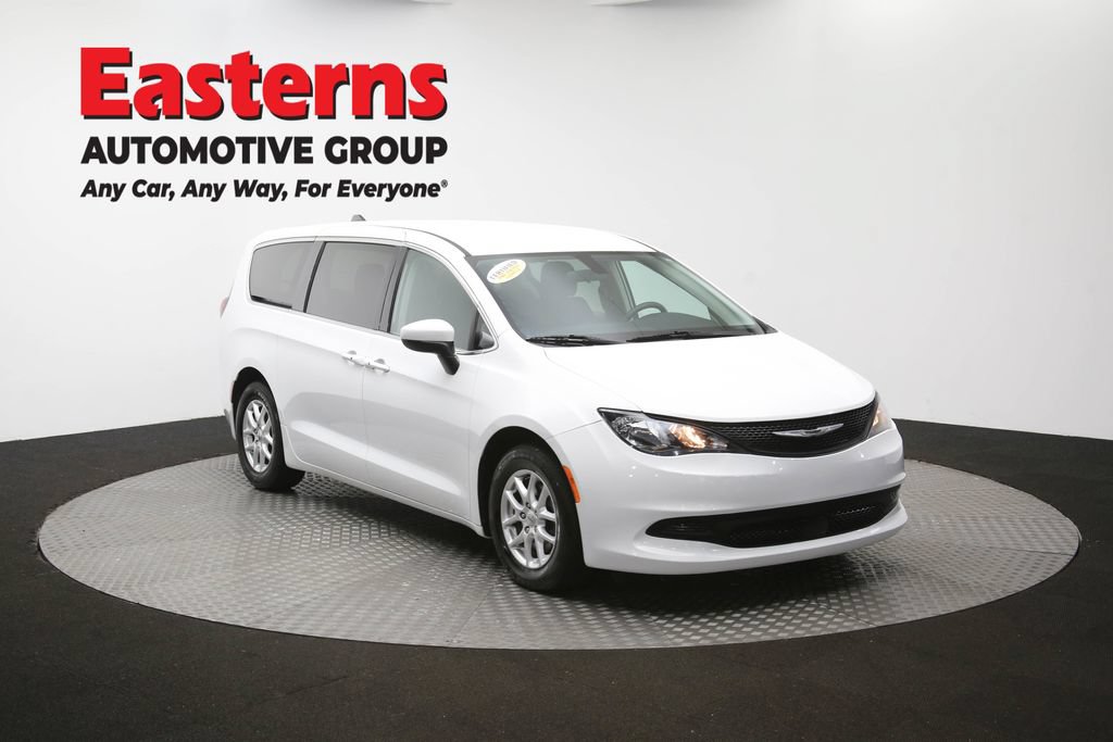 Used 2022 Chrysler Voyager LX FWD image 48