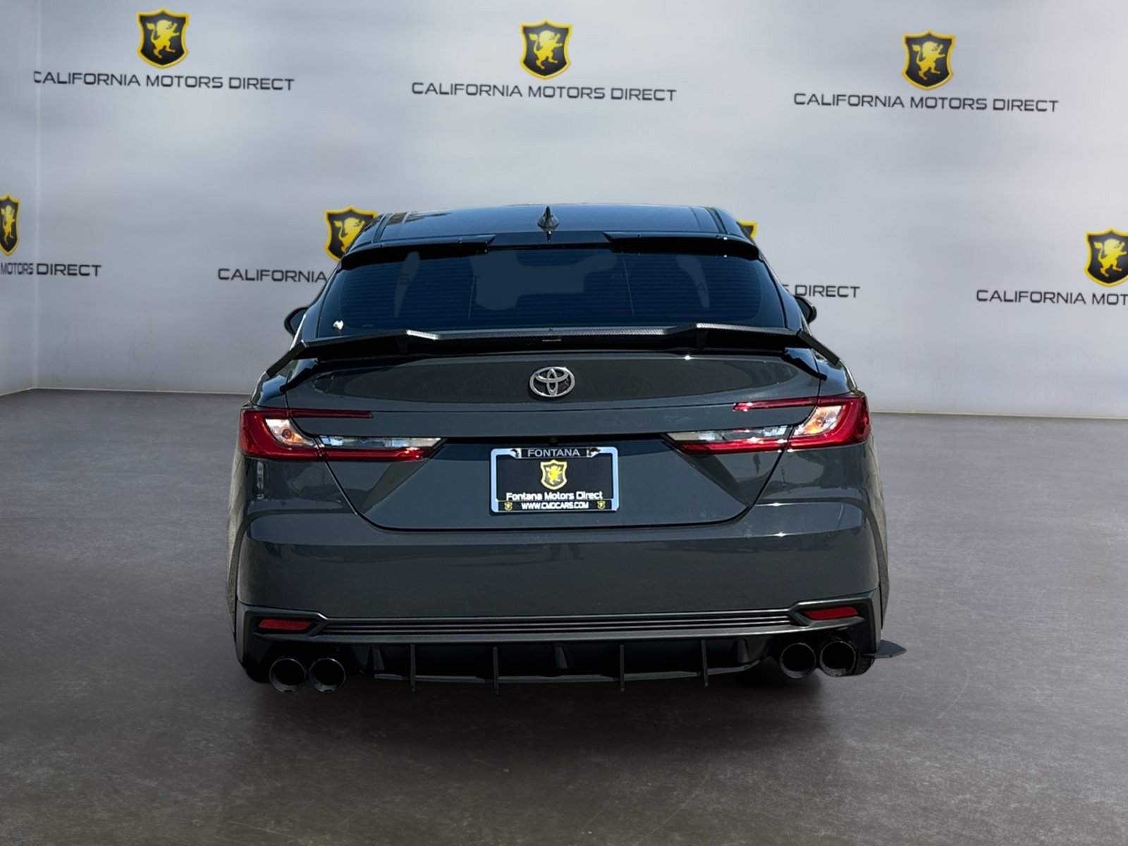 Used 2025 Toyota Camry SE w/ Convenience Package FWD image 4