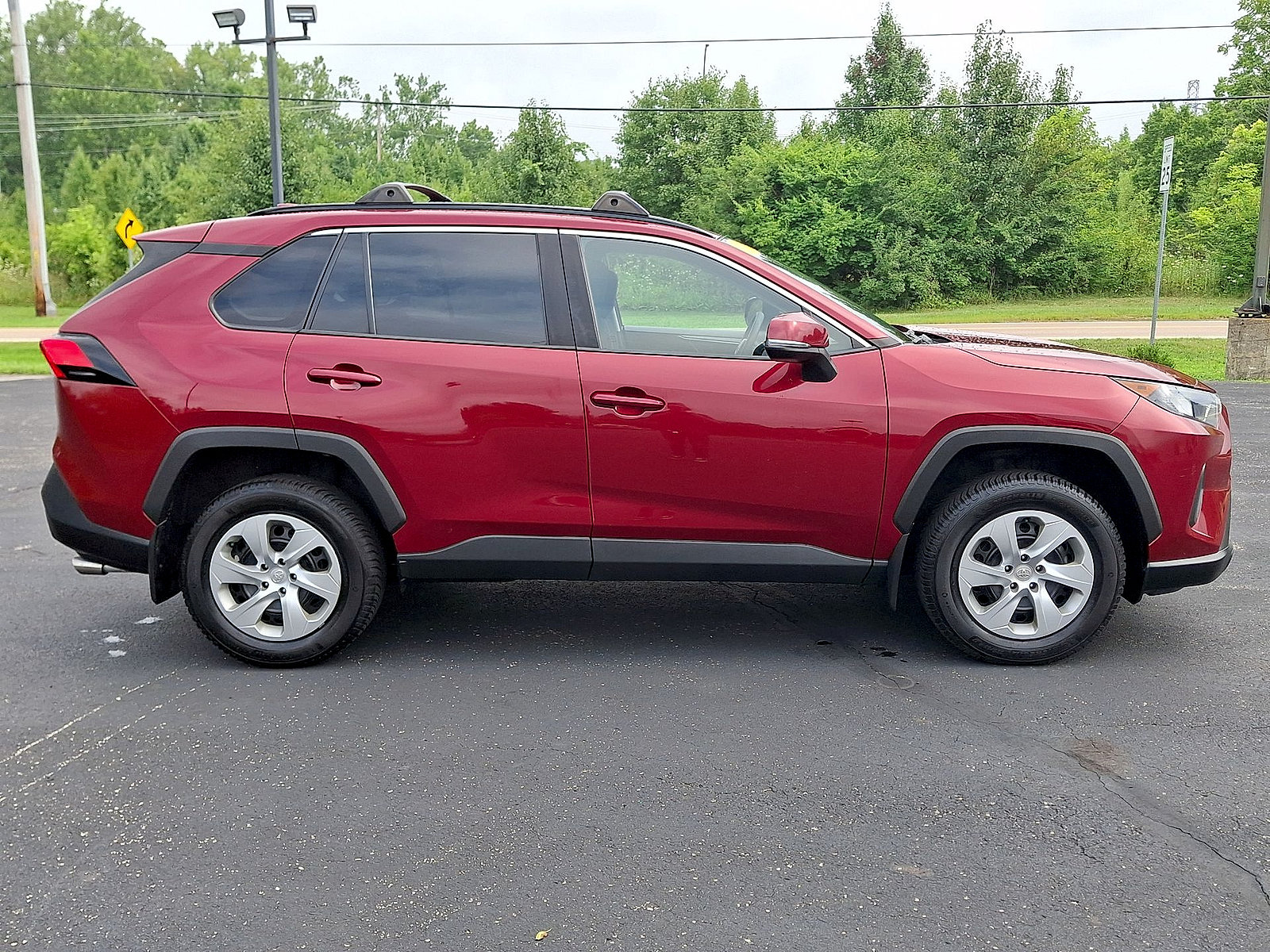 Used 2019 Toyota RAV4 LE w/ All Weather Liner Package AWD/4WD image 25