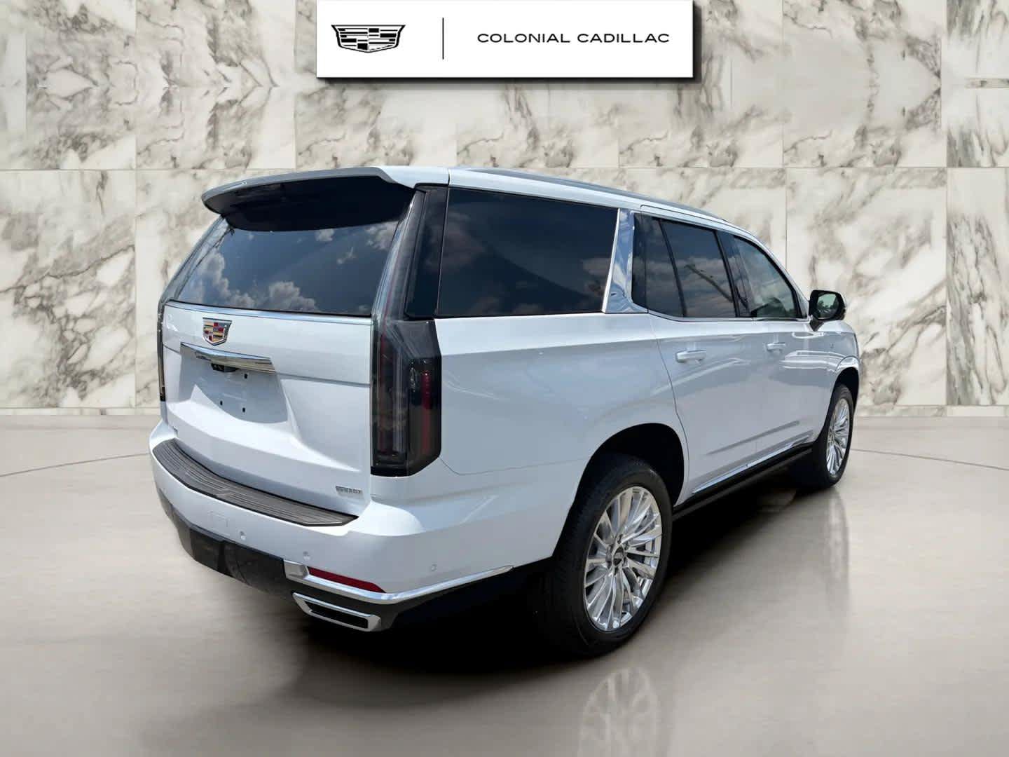 Used 2026 Cadillac Escalade Luxury w/ LPO, Floor Liner Package AWD/4WD image 4
