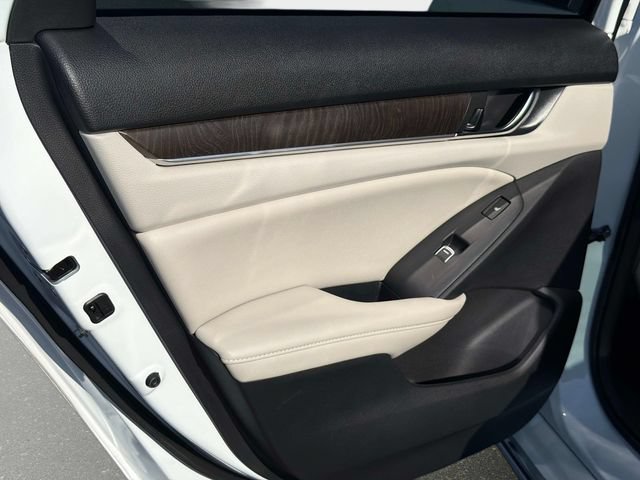 Used 2022 Honda Accord Touring image 11