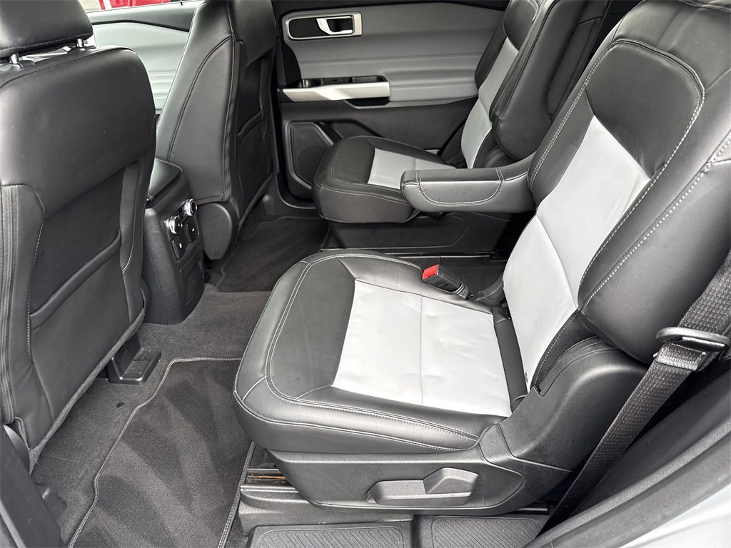 Used 2022 Ford Explorer XLT w/ Equipment Group 202A image 23