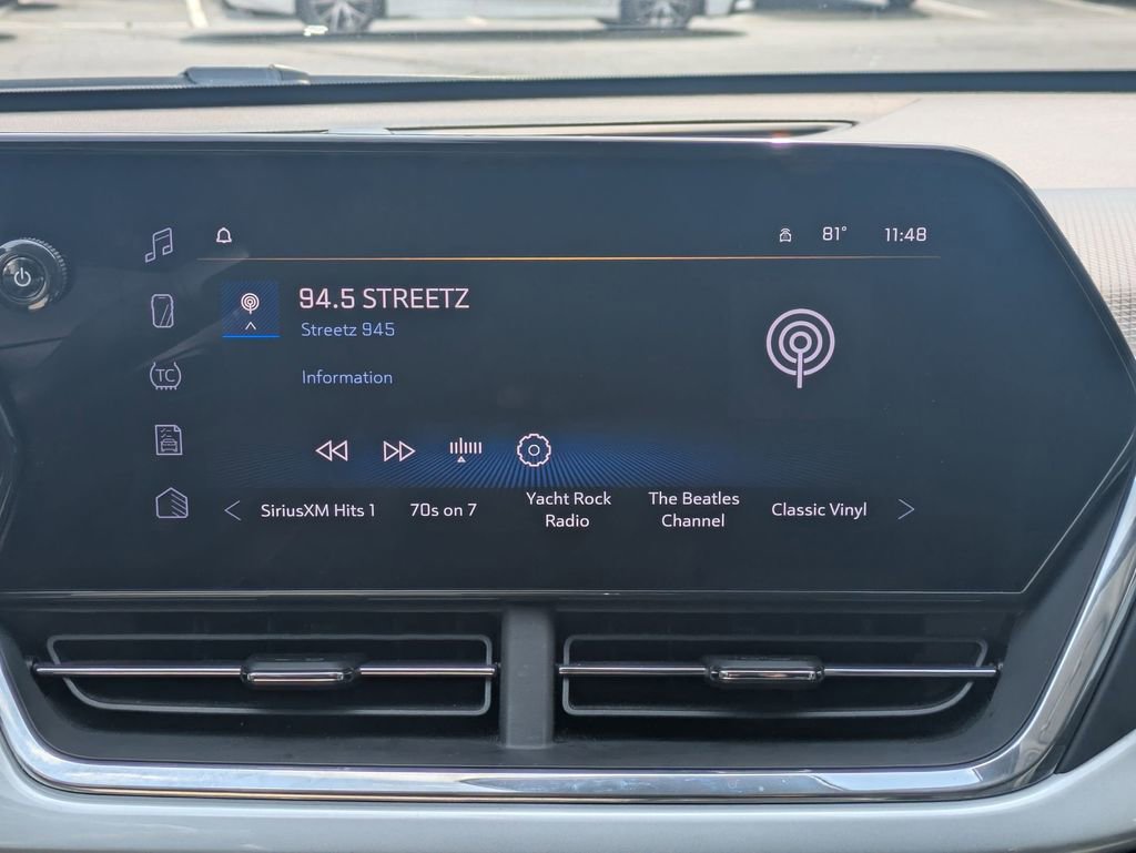 Used 2025 Chevrolet Trax LT w/ LT Convenience Package image 19