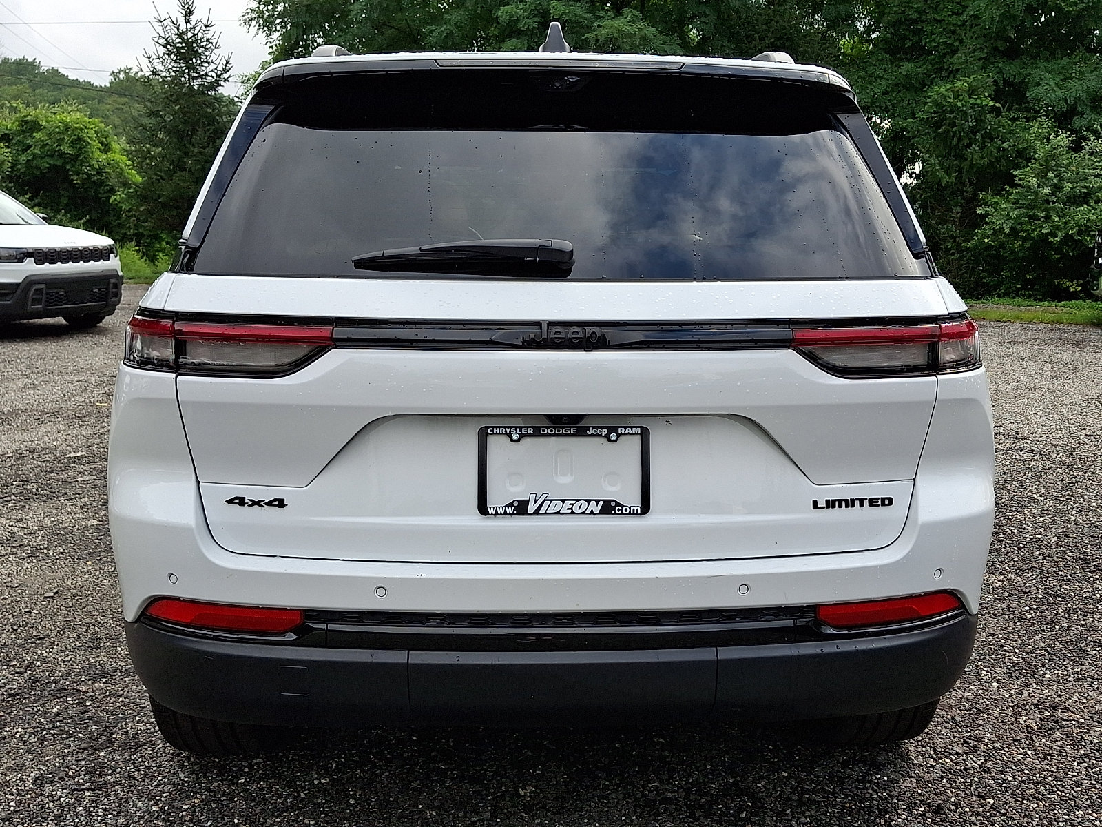 Used 2025 Jeep Grand Cherokee Limited w/ Luxury Tech Group II AWD/4WD image 5