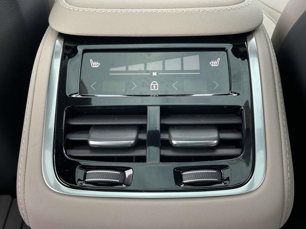 New 2026 Volvo XC90 B5 Plus image 4