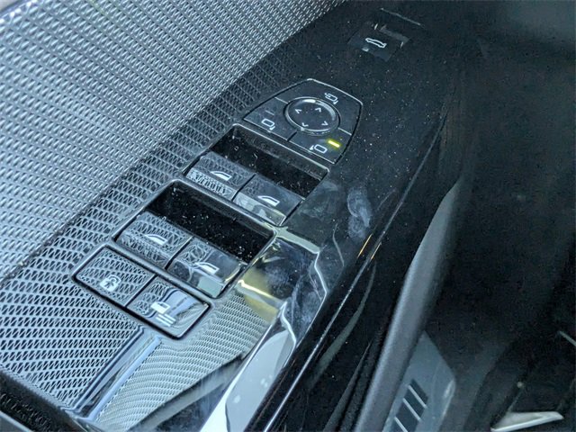 Used 2025 BMW 740i image 25