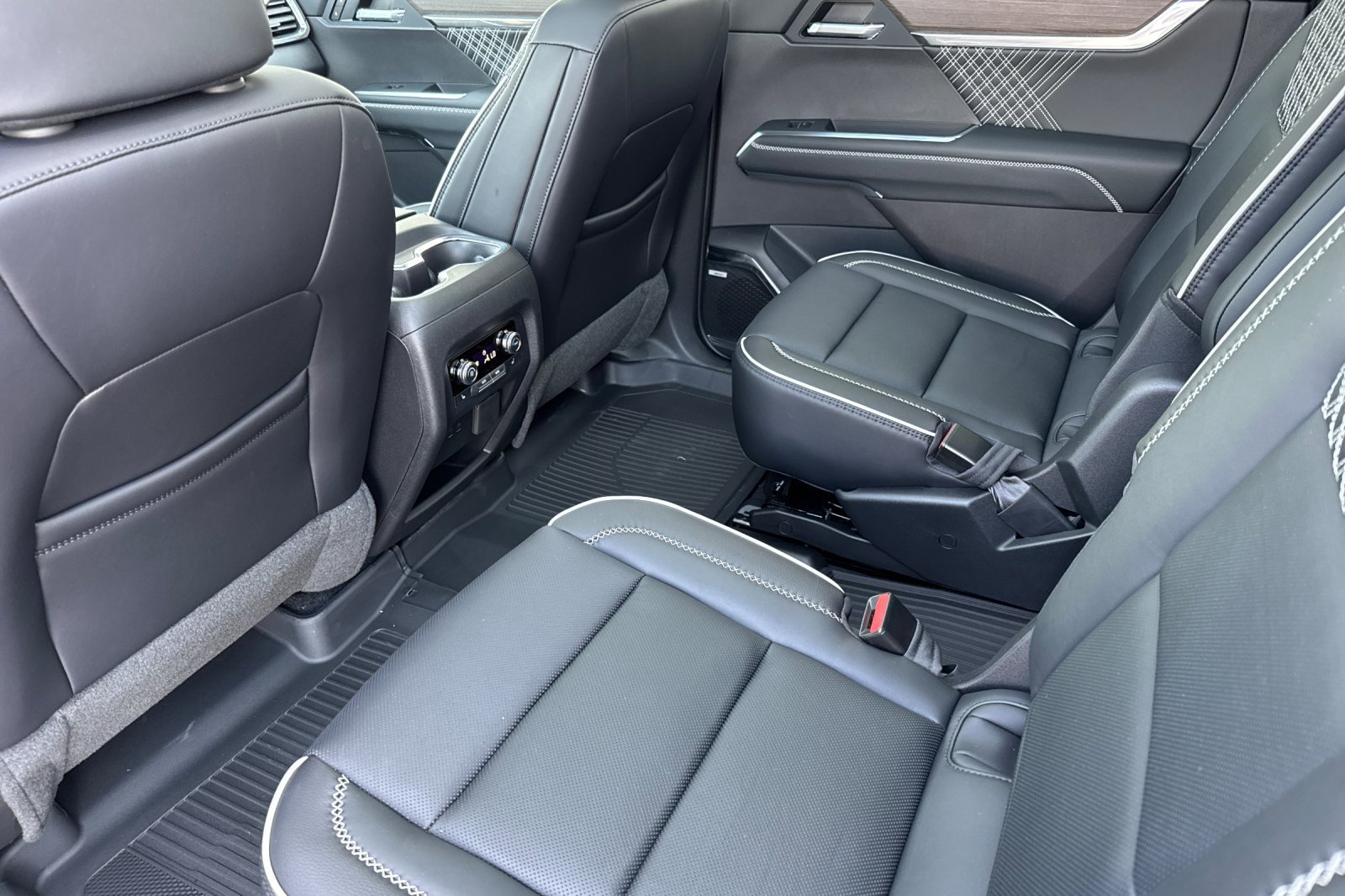 New 2026 GMC Acadia Denali w/ Super Cruise Package AWD/4WD image 13