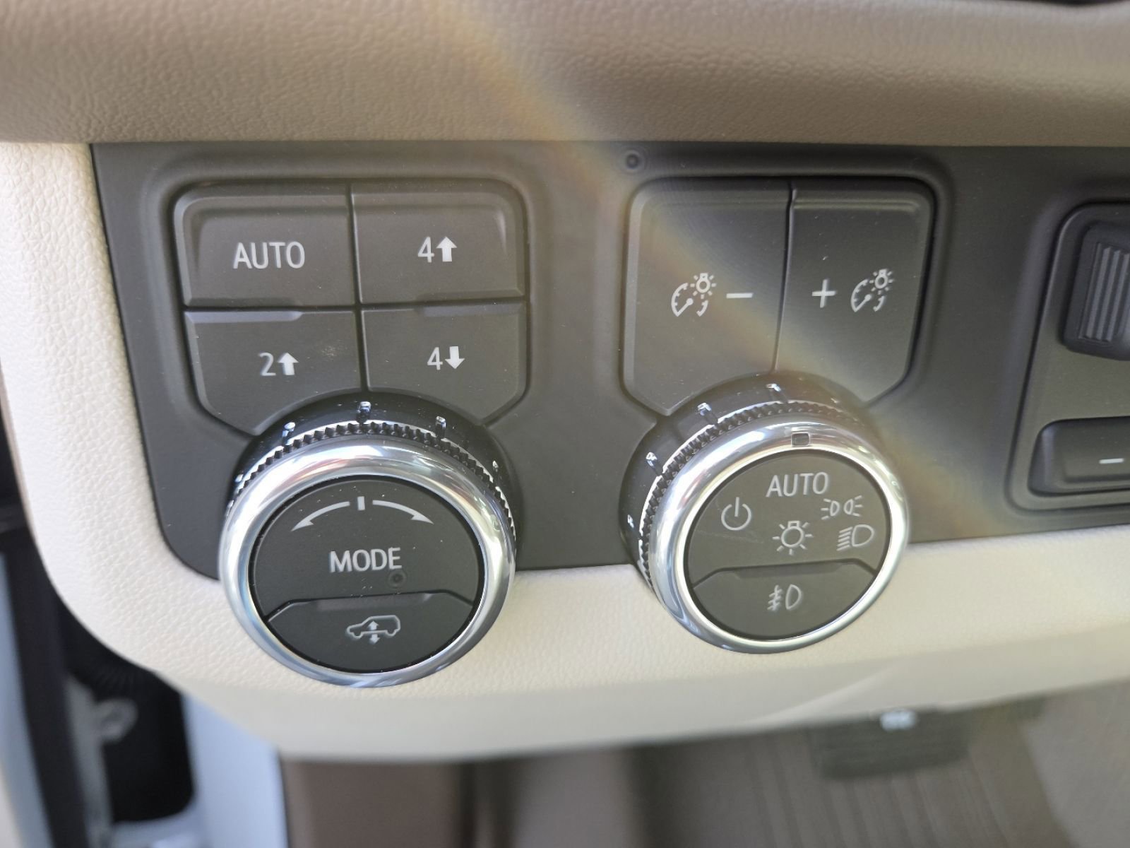 New 2026 GMC Yukon XL Denali AWD/4WD image 8