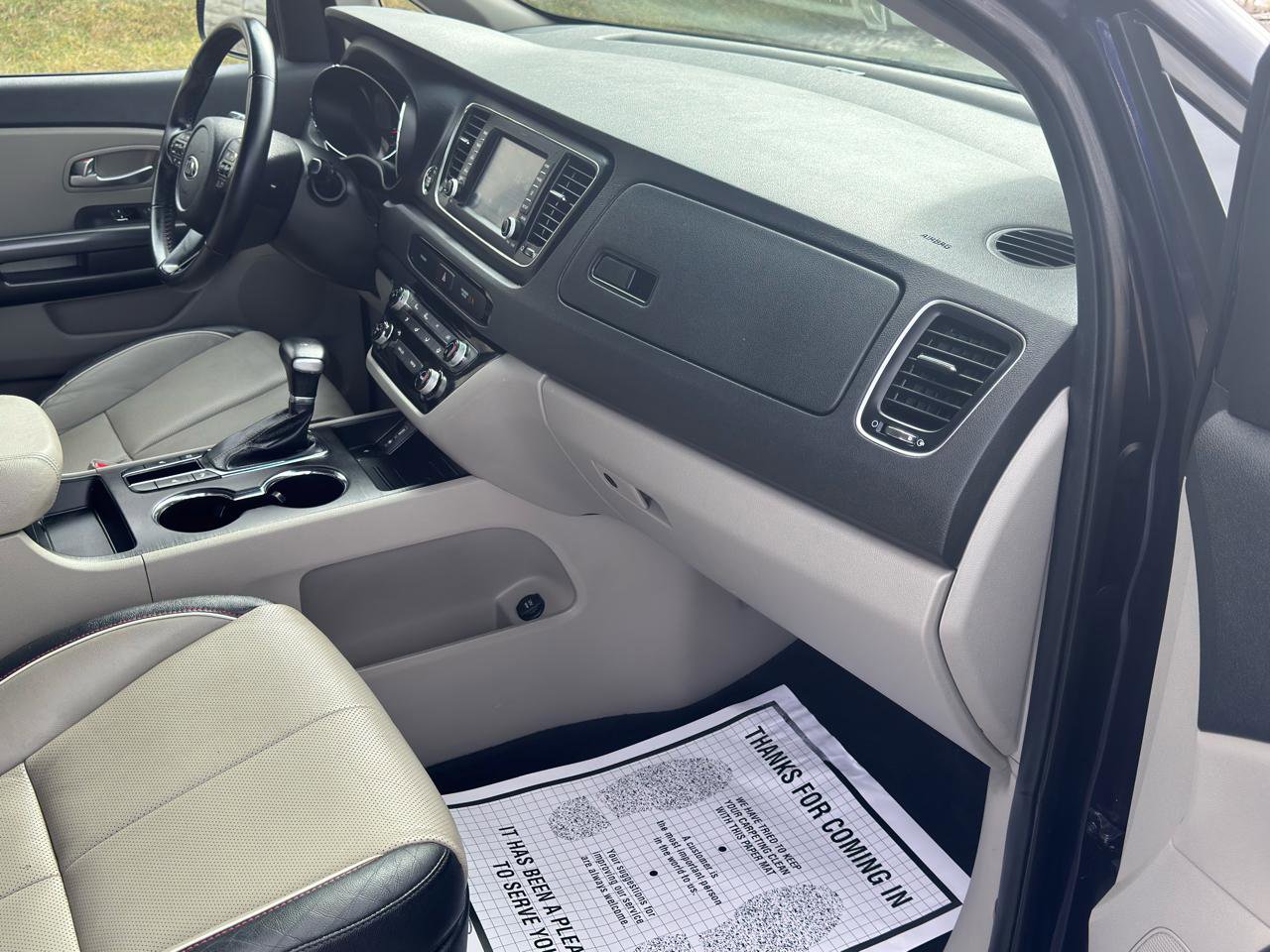 Used 2020 Kia Sedona EX image 34