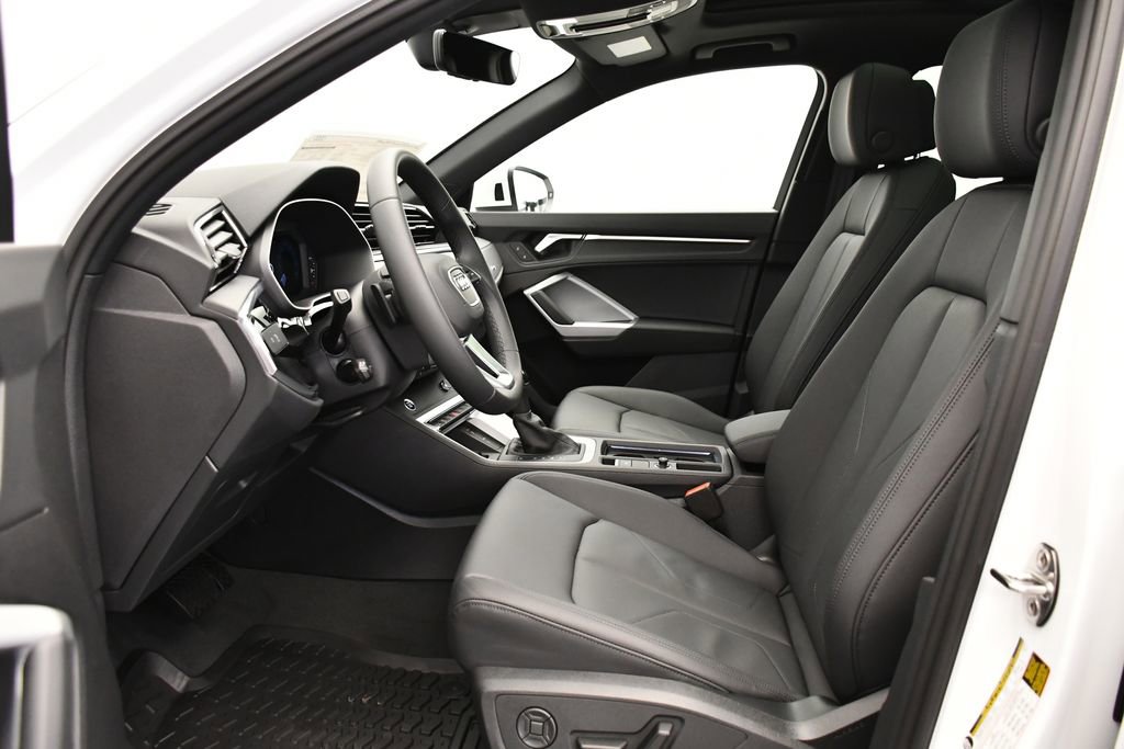 Used 2025 Audi Q3 2.0T Premium w/ Convenience Package image 39