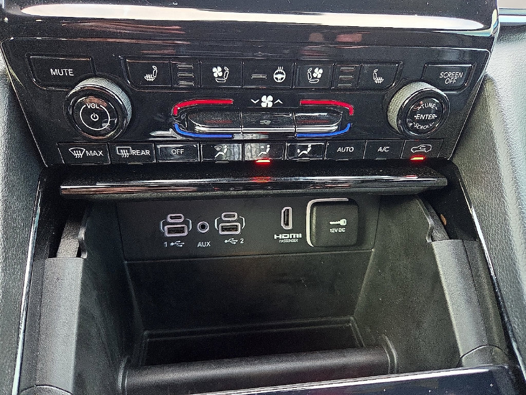 Used 2023 Jeep Grand Cherokee Trailhawk AWD/4WD image 18