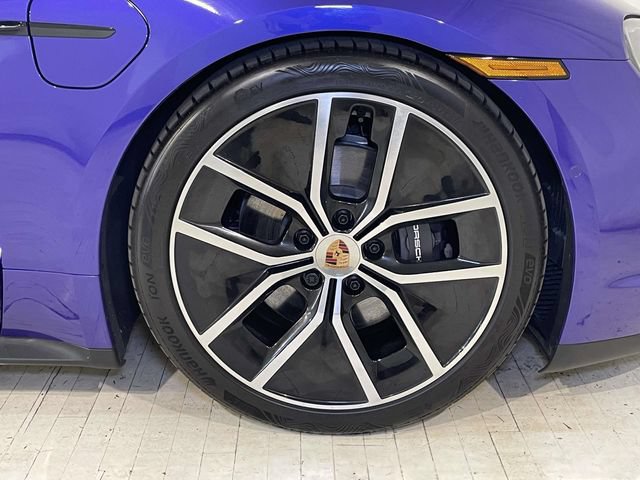 Certified 2025 Porsche Taycan AWD/4WD image 11