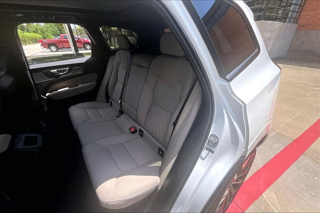 Certified 2026 Volvo XC60 B5 Plus AWD/4WD image 35