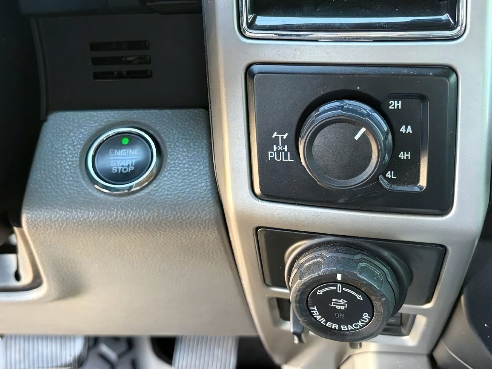 Used 2020 Ford F150 Lariat AWD/4WD image 31