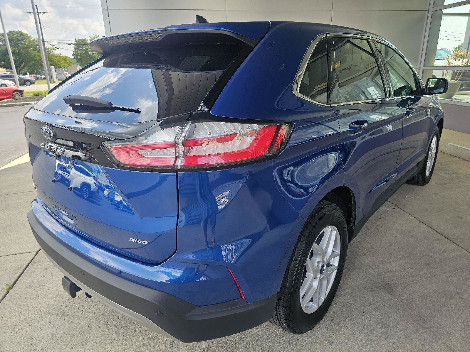 Used 2022 Ford Edge SEL w/ Convenience Package AWD/4WD image 6
