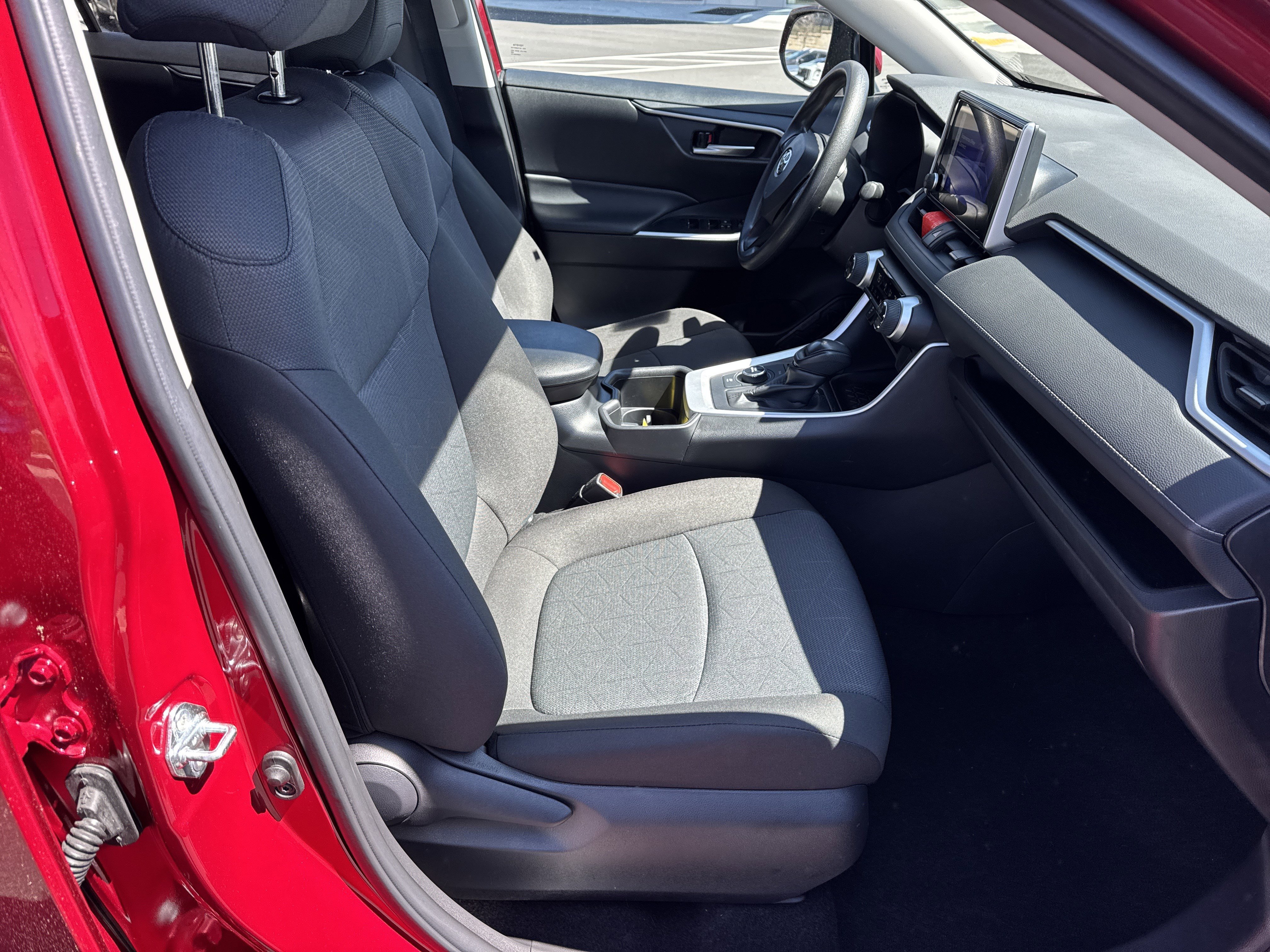 Used 2025 Toyota RAV4 XLE w/ Convenience Package image 11