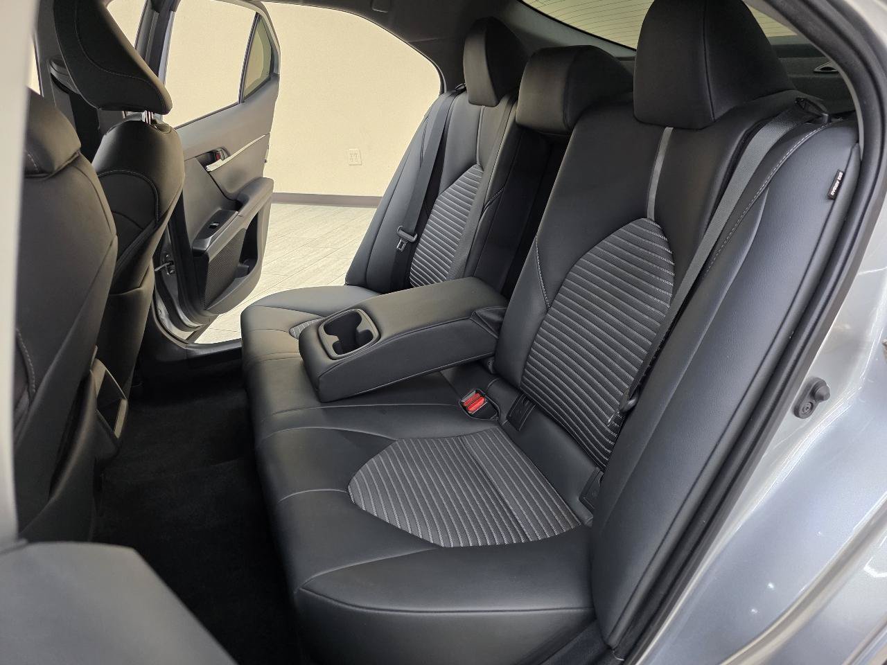 Used 2019 Toyota Camry SE w/ Convenience Package FWD image 24