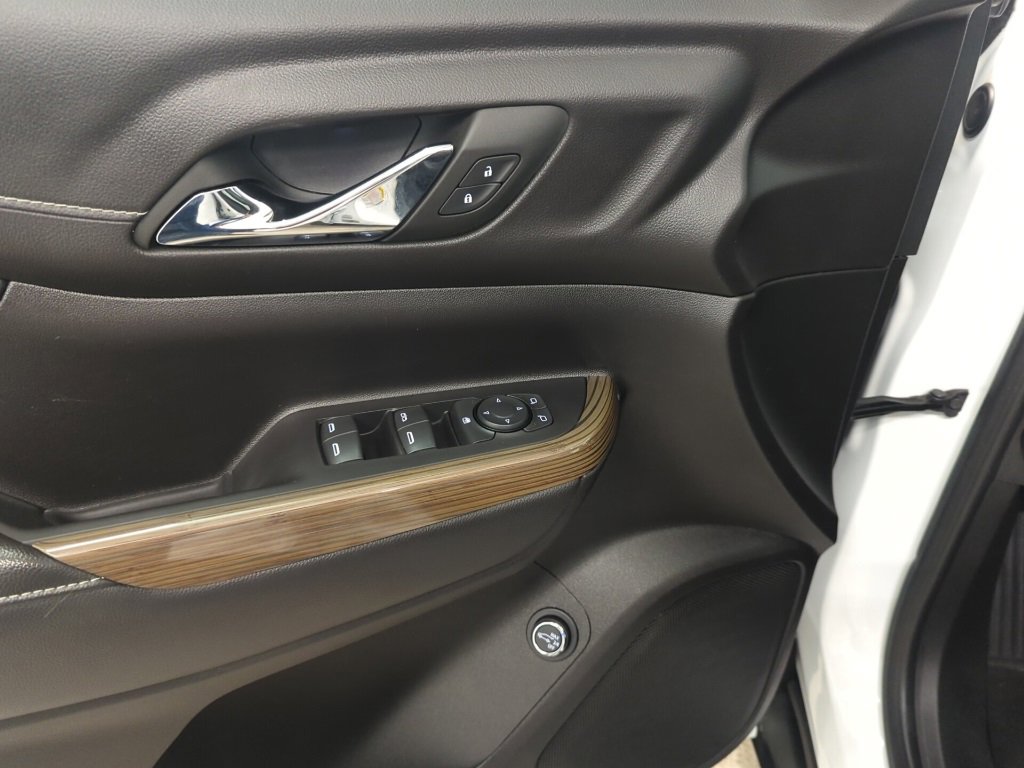 Used 2023 GMC Acadia SLE w/ Driver Convenience Package image 13