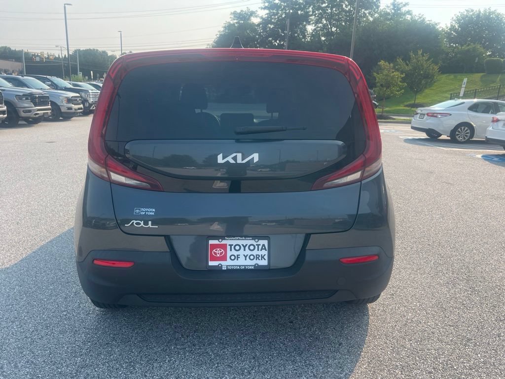 Used 2022 Kia Soul LX w/ Technology Package FWD image 5