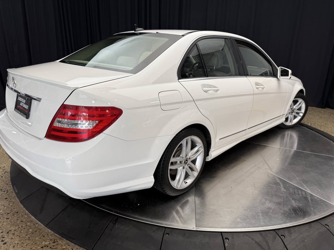 Used 2013 Mercedes-Benz C 250 Sedan image 8