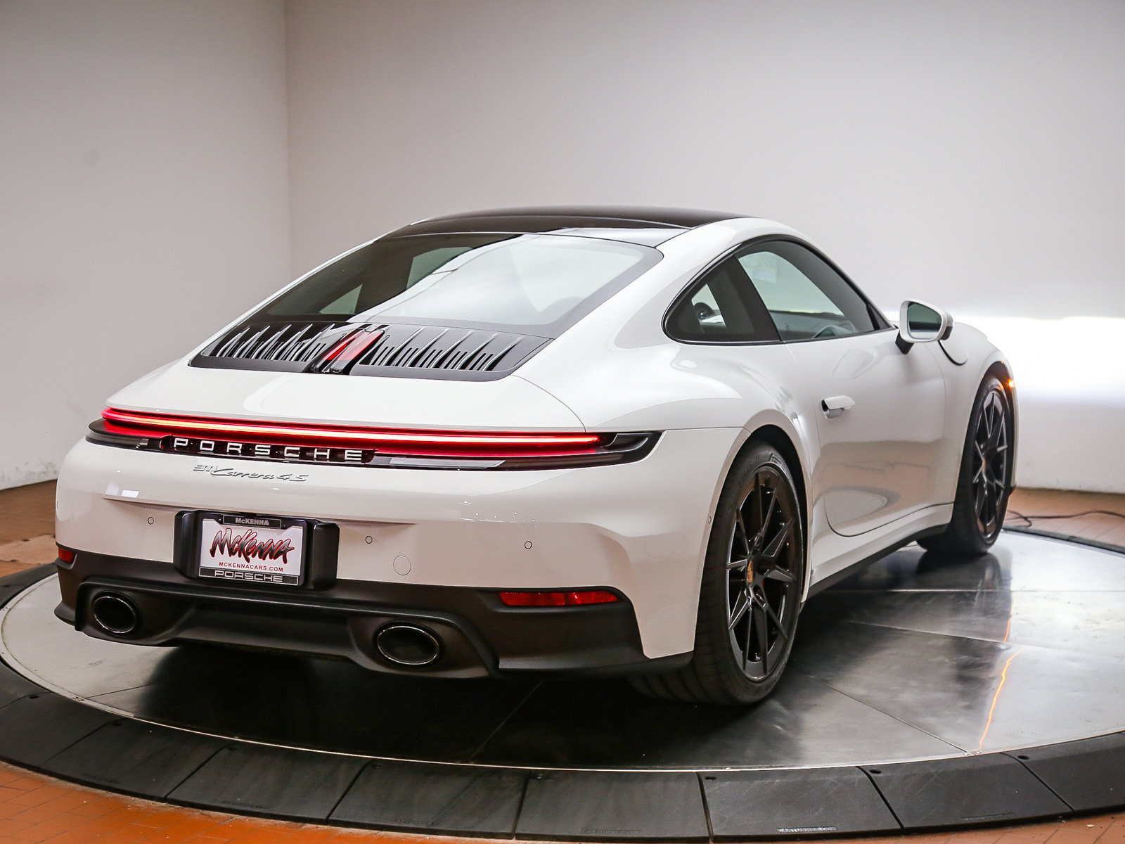 Used 2026 Porsche 911 Carrera 4S AWD/4WD image 8