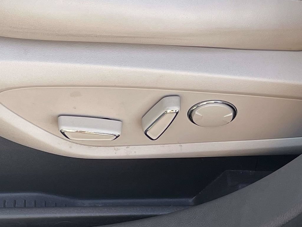 Used 2019 Lincoln Nautilus Select FWD image 14
