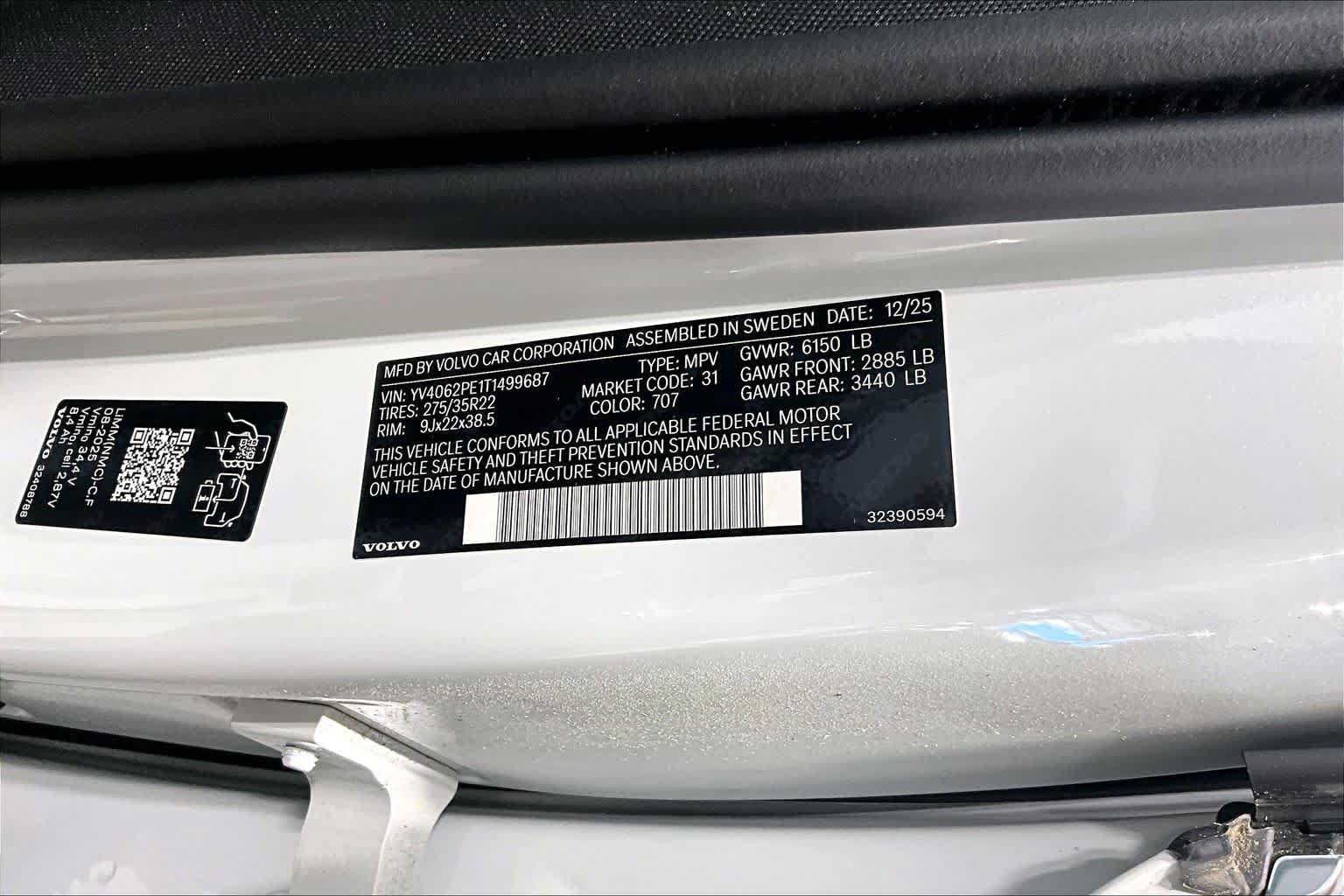 New 2026 Volvo XC90 B6 Plus w/ Protection Package Premier AWD/4WD image 12