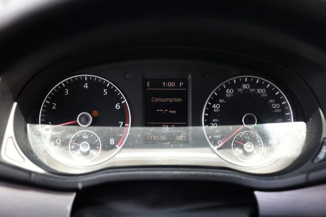 Used 2015 Volkswagen Passat 1.8T SE FWD image 32