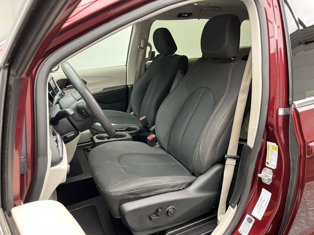 Used 2018 Chrysler Pacifica Touring Plus FWD image 8