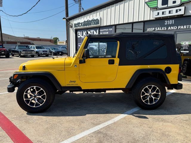 Used 2006 Jeep Wrangler Unlimited w/ Premium Audio Group image 3