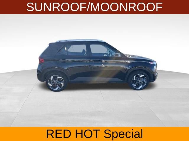 Used 2024 Hyundai Venue SEL image 8