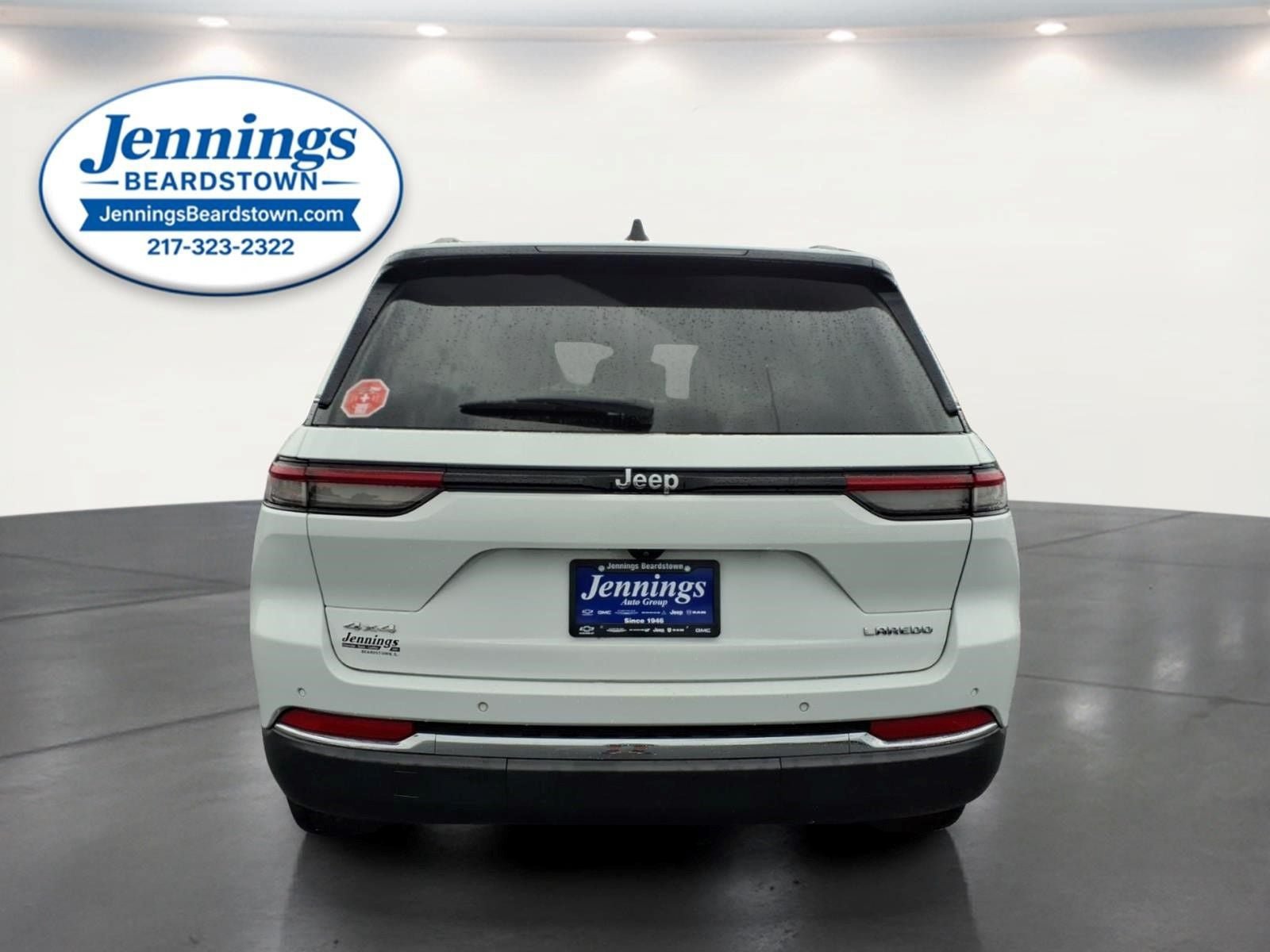 Used 2023 Jeep Grand Cherokee Laredo AWD/4WD image 27