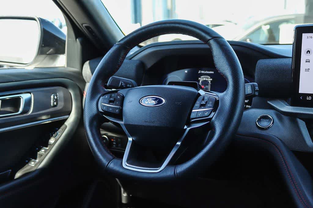 Certified 2025 Ford Explorer ST-Line RWD image 15