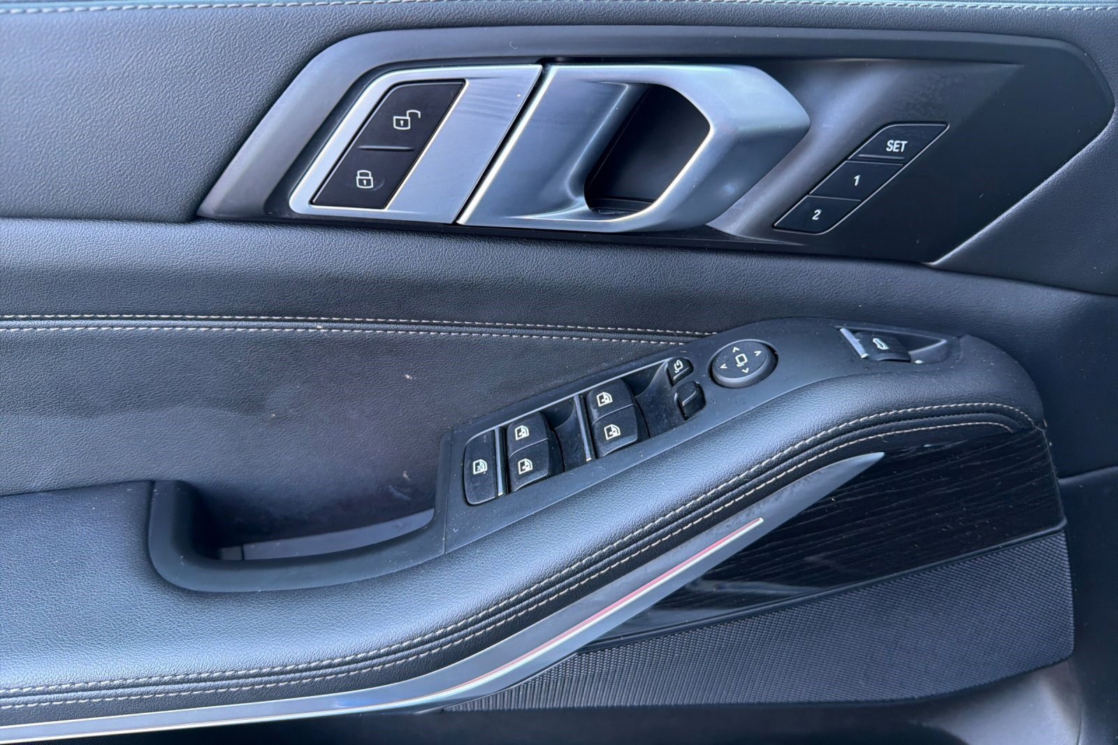 Certified 2024 BMW X5 xDrive40i w/ M Sport Package image 12