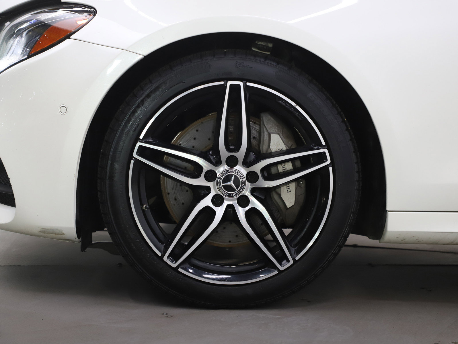 Used 2019 Mercedes-Benz E 300 4MATIC image 30