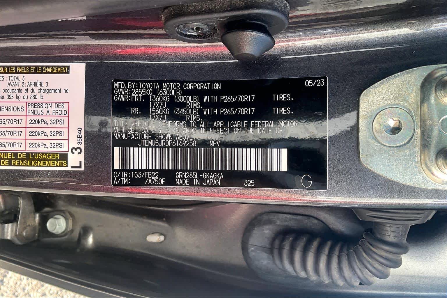 Used 2023 Toyota 4Runner SR5 AWD/4WD image 34
