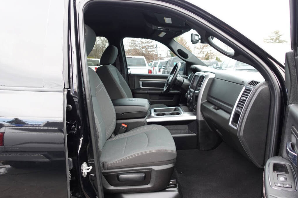 Used 2023 RAM 1500 Warlock AWD/4WD image 33