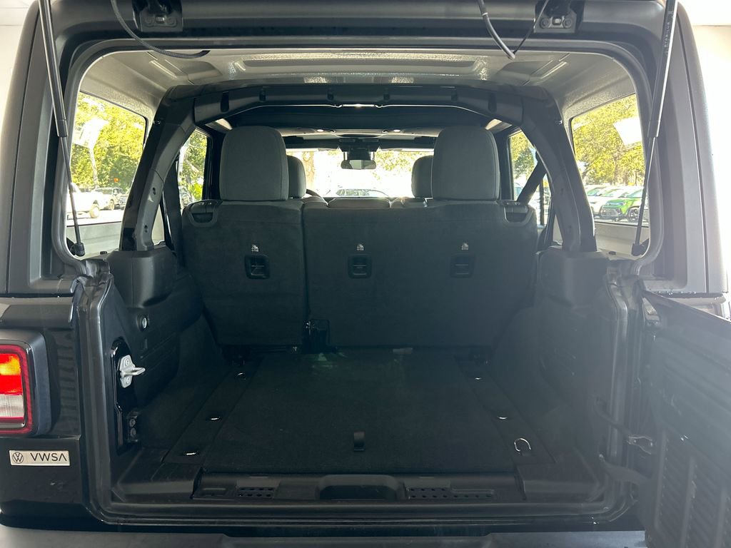 Used 2024 Jeep Wrangler Sport S image 39