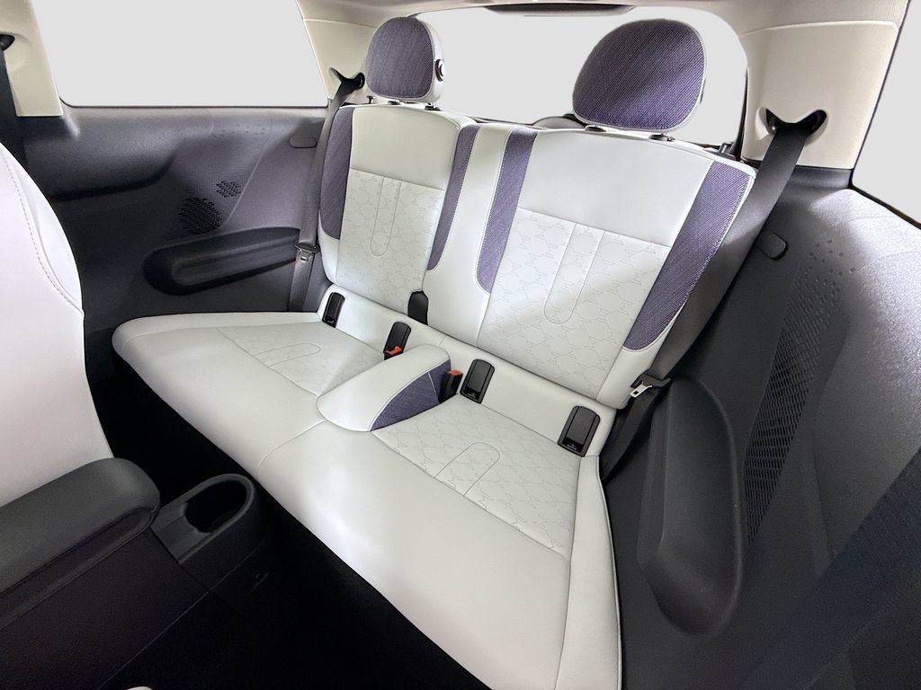 Certified 2025 MINI Cooper S FWD image 21