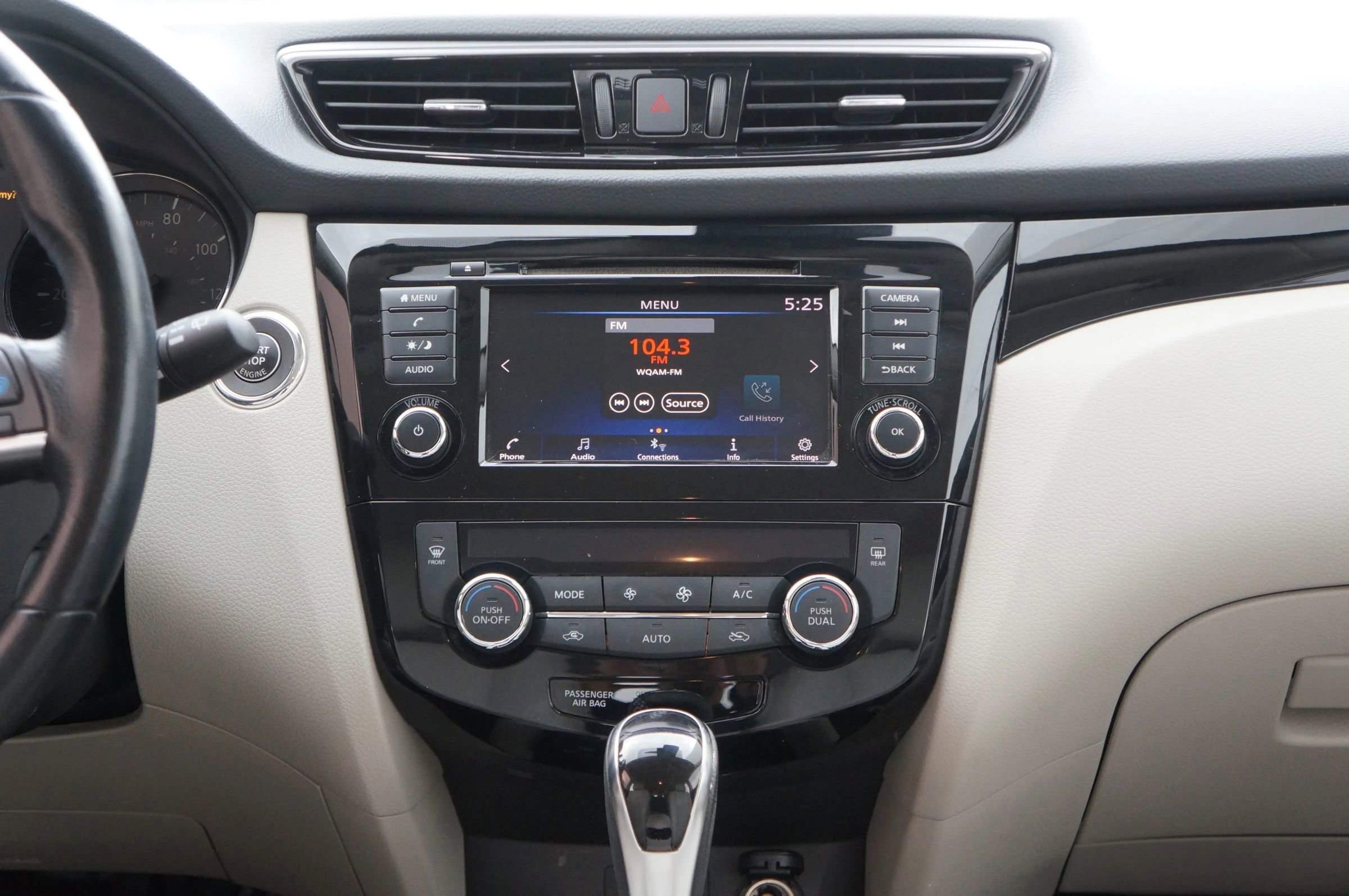 Used 2022 Nissan Rogue Sport SV w/ Technology Package image 35