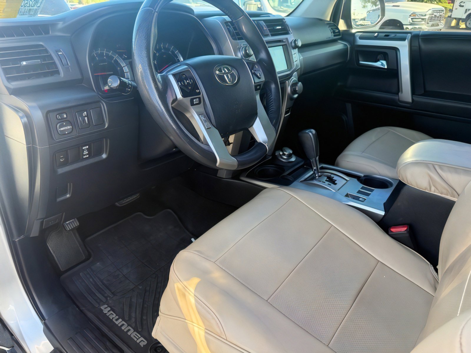 Used 2014 Toyota 4Runner SR5 image 12