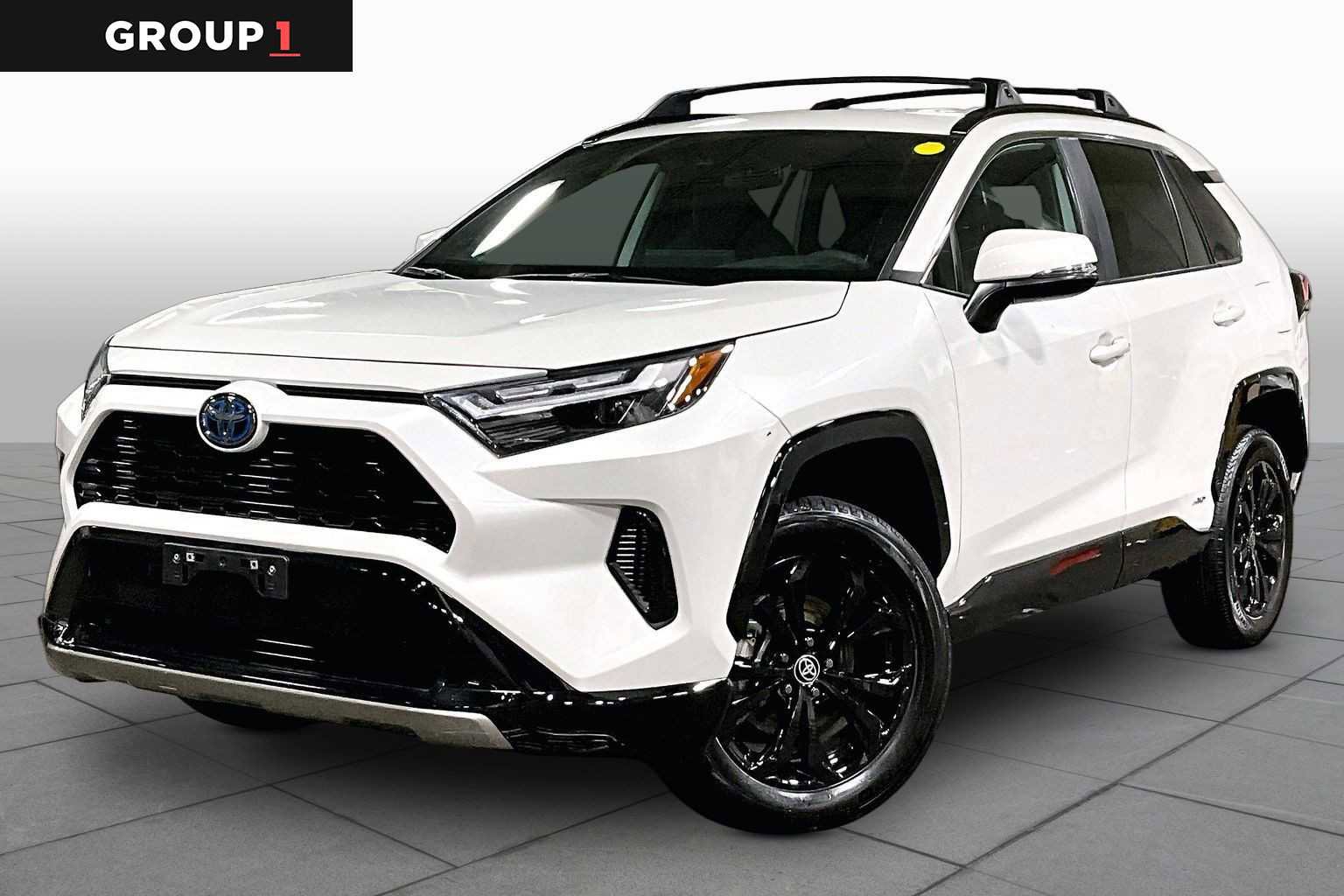 Used 2023 Toyota RAV4 SE w/ SE Grade Weather Package image 1