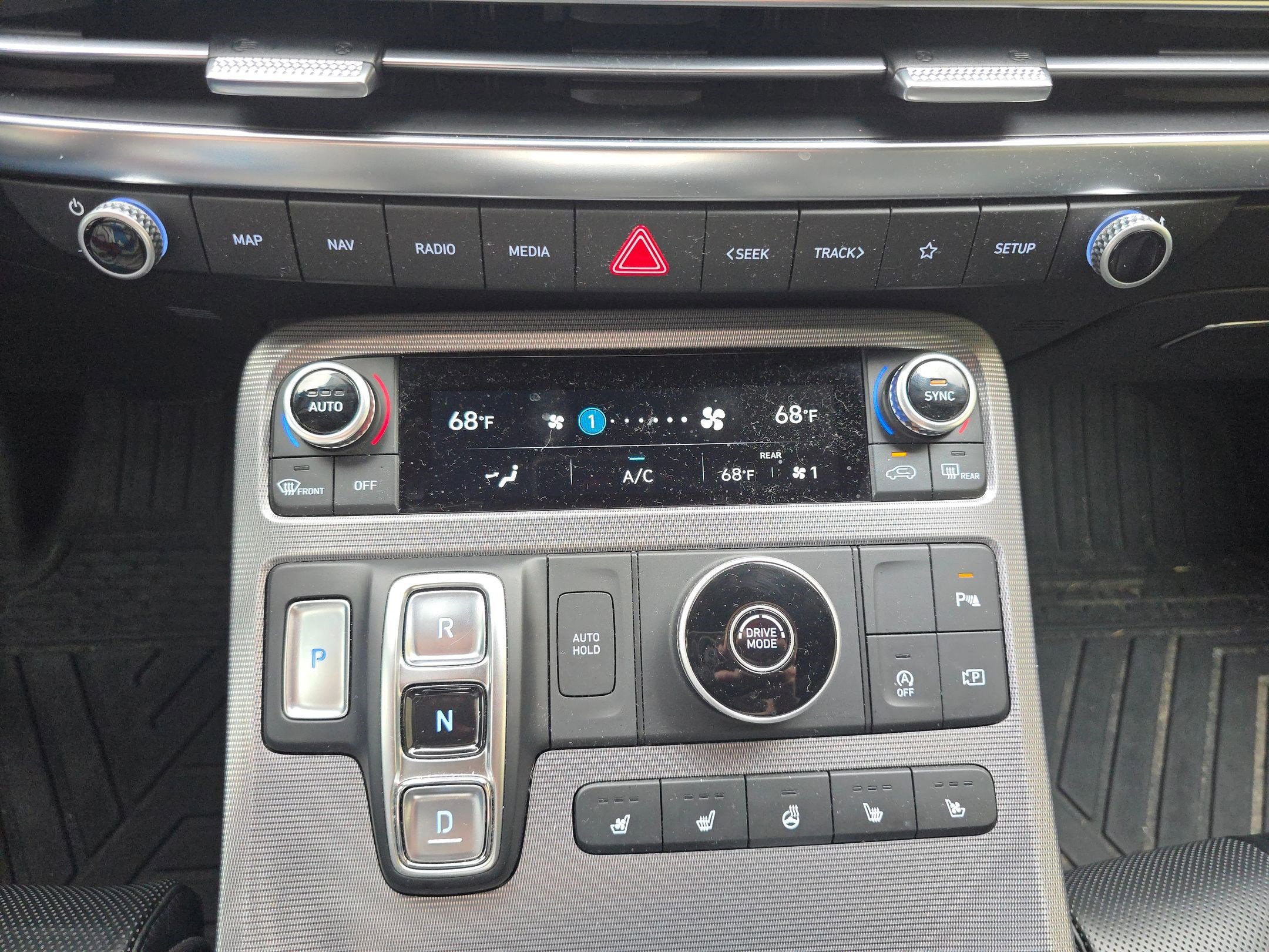 Used 2024 Hyundai Palisade Calligraphy image 17