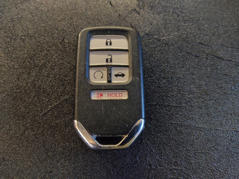 Used 2018 Honda Accord Touring image 32