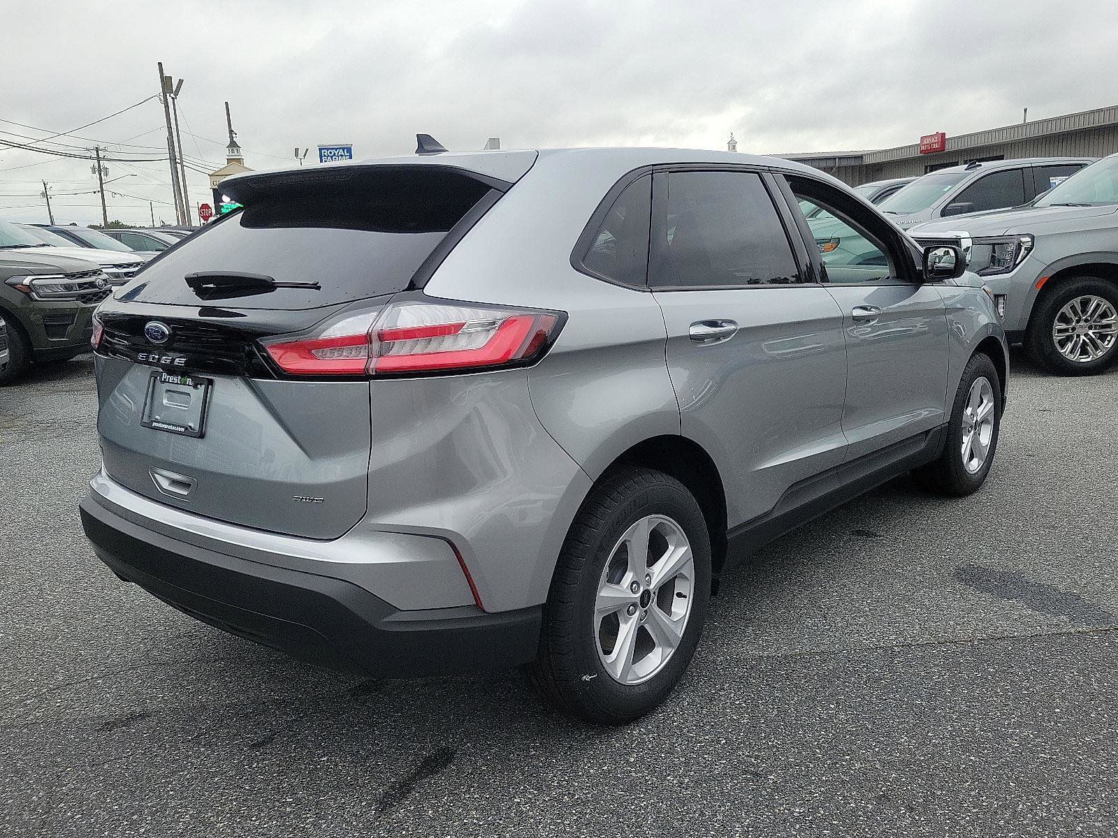 New 2024 Ford Edge SE image 3